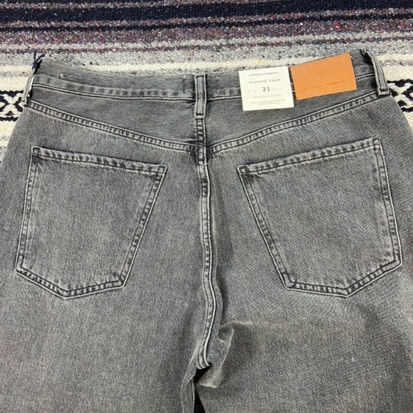 New NWT Citizens Of Humanity Grey Daphne Crop High Rise Free Fall Jeans Women’s - Picture 9 of 15